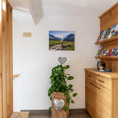 Haus Alpenheim 1 Appartamento *