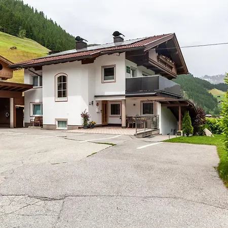 Haus Alpenheim 1 * Tux