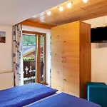 Haus Alpenheim 1 * Tux