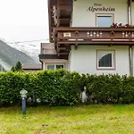 Haus Alpenheim 1 아파트 *