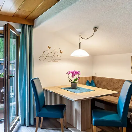 Haus Alpenheim 1 *